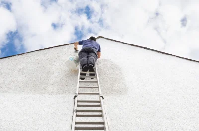 Peinture extérieure à Égat — façades et ravalement